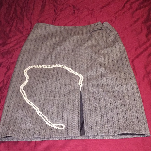 Harve Benard Dresses & Skirts - Nice pin striped skirt